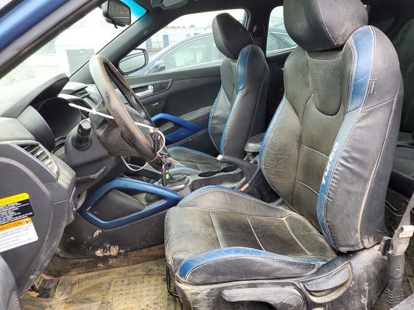 2016 HYUNDAI VELOSTER — DENT
