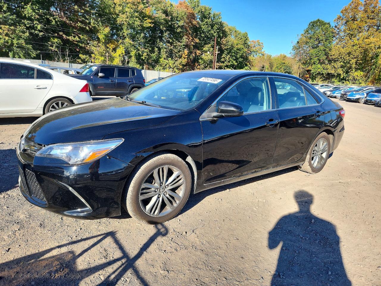 2016 TOYOTA CAMRY — Front 3/4
