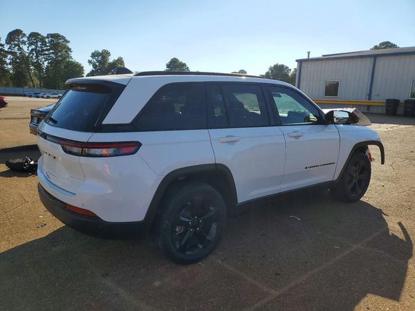 2024 JEEP GRAND CHEROKEE Laredo — PSRA