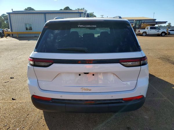 2024 JEEP GRAND CHEROKEE Laredo — DIRR