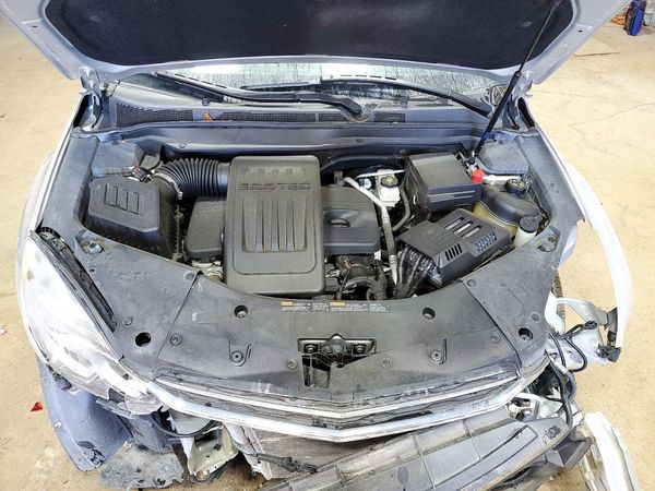 2017 CHEVROLET EQUINOX LT / FL — Engine bay