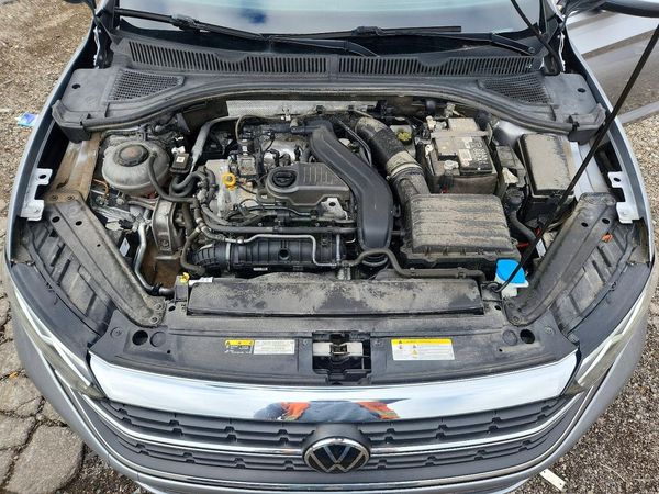 2024 VOLKSWAGEN JETTA SE, SE (AQ301 Trans) — Engine bay
