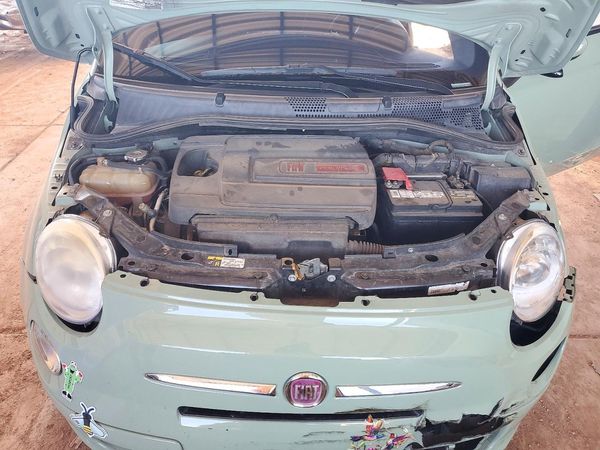 2015 FIAT 500 Pop — Engine bay