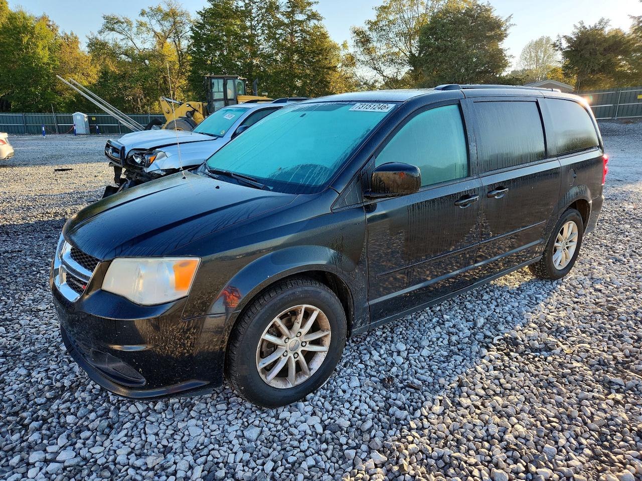 2014 DODGE GRAND CARAVAN SXT — Front 3/4