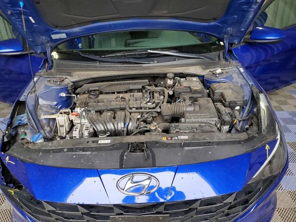 2023 HYUNDAI ELANTRA SEL — Engine bay