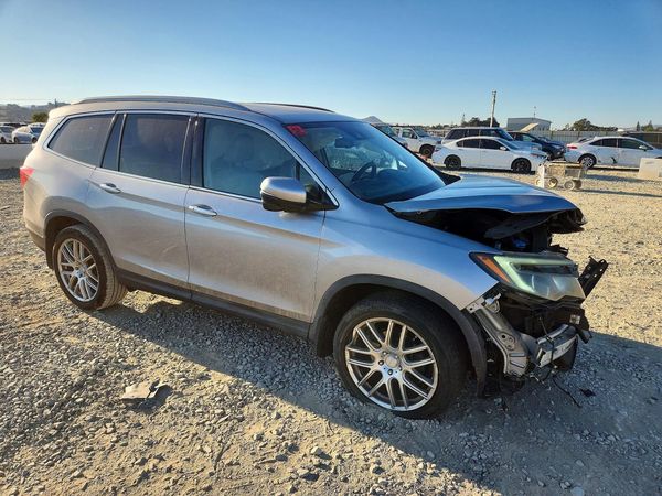 2017 HONDA PILOT TOURING — Passenger 3/4