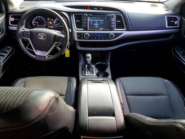 2018 TOYOTA HIGHLANDER LE/LE Plus — CKPT