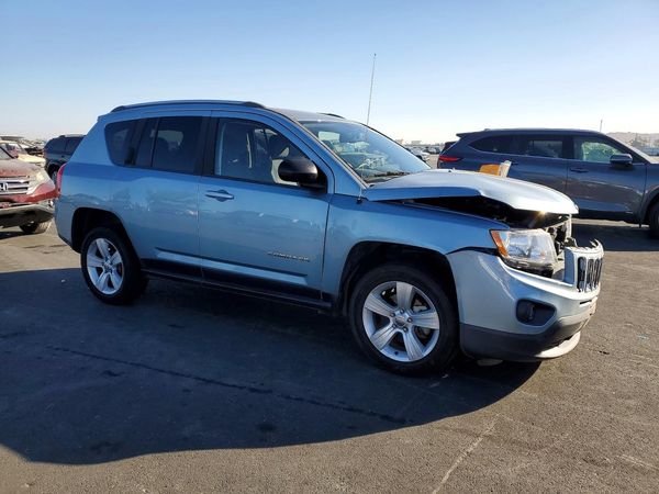 2013 JEEP COMPASS Latitude — Passenger 3/4