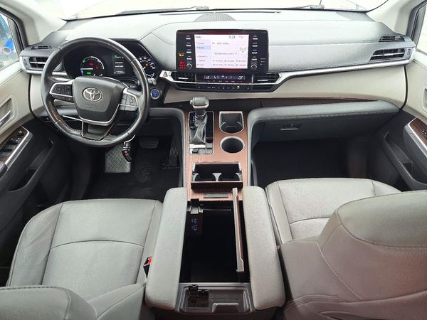 2021 TOYOTA SIENNA XLE — CKPT