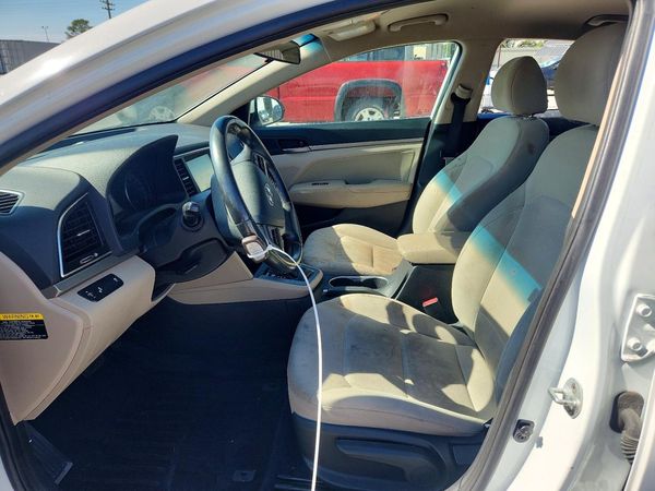 2017 HYUNDAI ELANTRA — DENT
