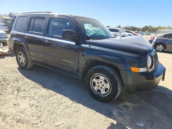 2014 JEEP PATRIOT Sport — Passenger 3/4