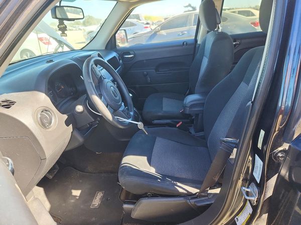 2014 JEEP PATRIOT Sport — DENT