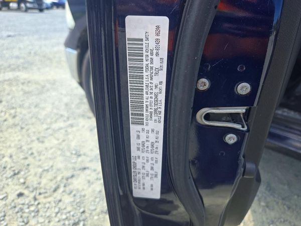 2013 RAM 1500 SLT — VINS
