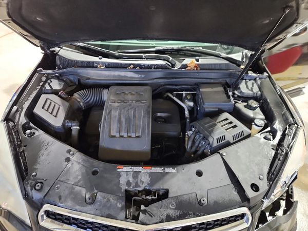 2015 CHEVROLET EQUINOX 1LT — Engine bay