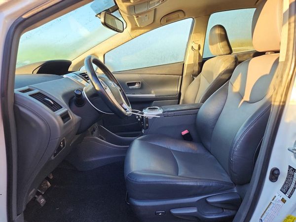 2013 TOYOTA PRIUS — DENT