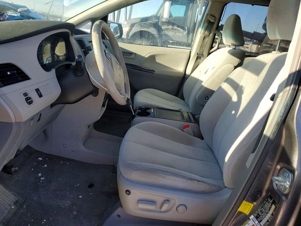 2013 TOYOTA SIENNA