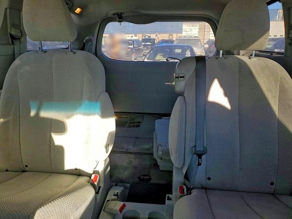 2013 TOYOTA SIENNA