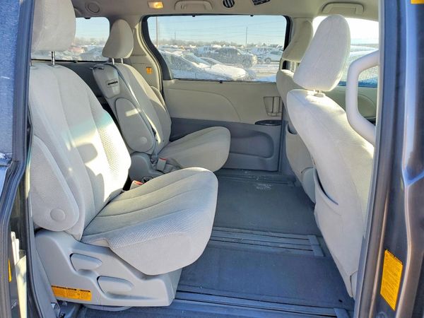 2013 TOYOTA SIENNA