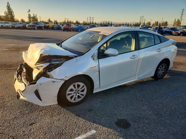 2016 TOYOTA PRIUS One/Two — Front 3/4