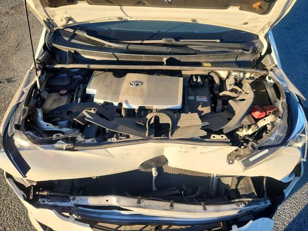 2016 TOYOTA PRIUS One/Two — Engine bay