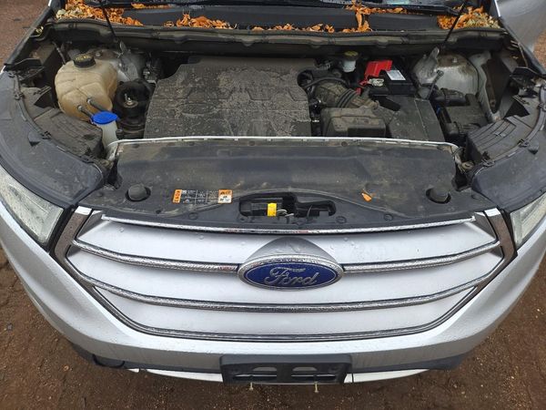 2017 FORD EDGE SEL — Engine bay