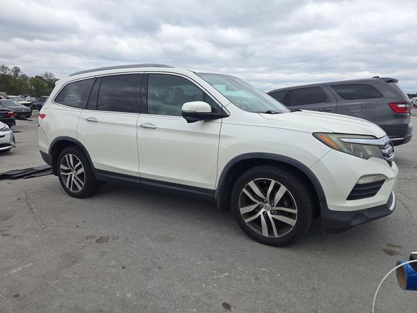 2017 HONDA PILOT TOURING — Passenger 3/4