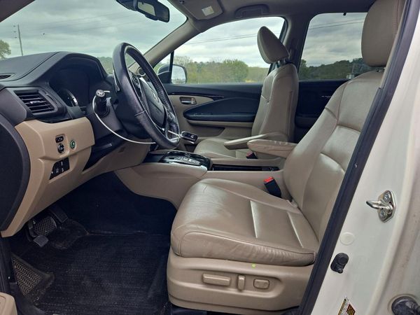 2017 HONDA PILOT TOURING — DENT
