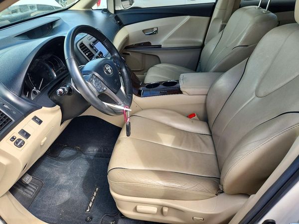 2013 TOYOTA VENZA — DENT