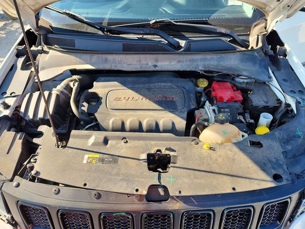 2019 JEEP COMPASS — Engine bay
