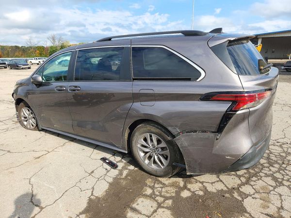 2022 TOYOTA SIENNA LE — DSRA