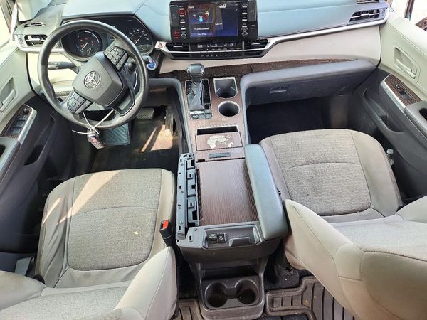 2022 TOYOTA SIENNA LE — CKPT