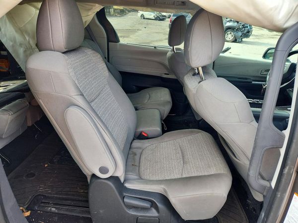 2022 TOYOTA SIENNA LE — PSRS
