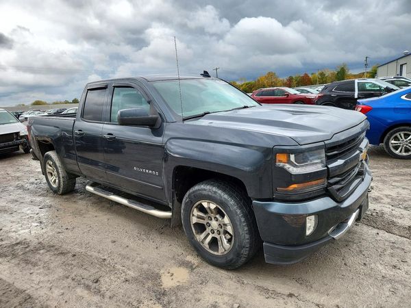 2018 CHEVROLET SILVERADO LT — Passenger 3/4