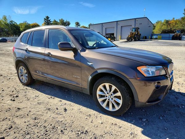 2013 BMW X3 xDrive28i — Passenger 3/4