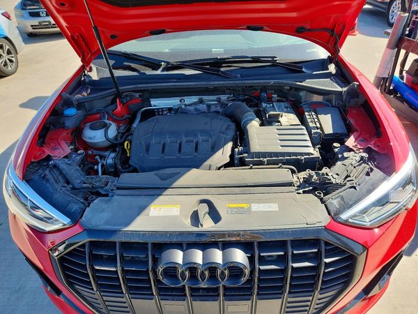 2022 AUDI Q3 — Engine bay