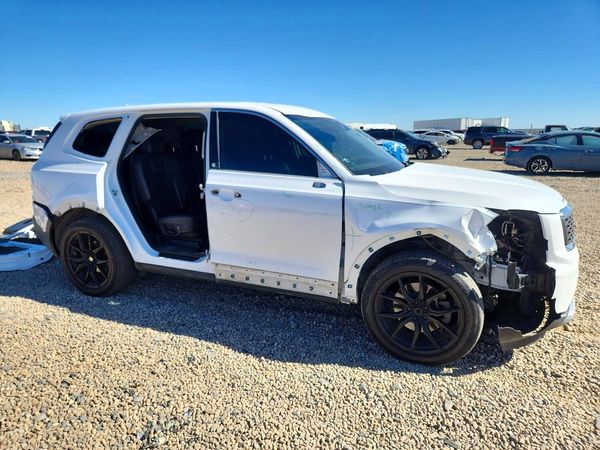 2020 KIA TELLURIDE LX — Passenger 3/4