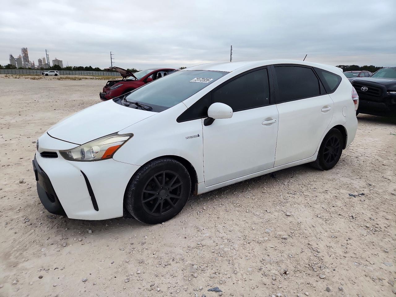2016 TOYOTA PRIUS — Front 3/4
