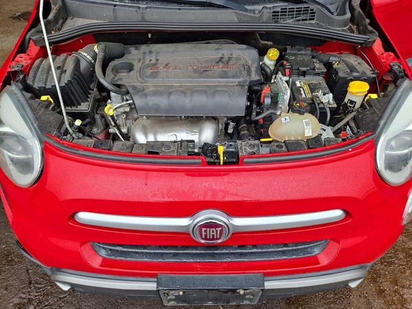 2016 FIAT 500 TREKKING — Engine bay