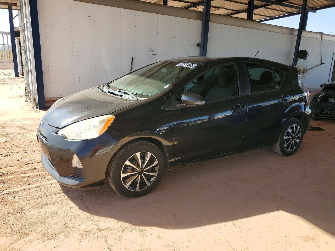 2013 TOYOTA PRIUS C ON — Front 3/4