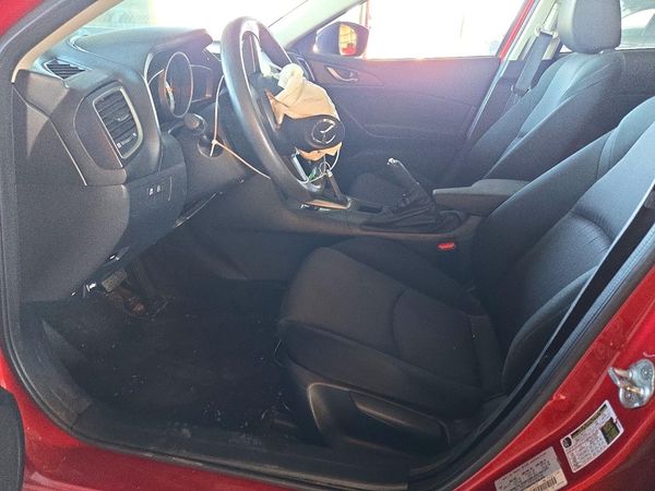 2015 MAZDA 3 SV/Base — DENT