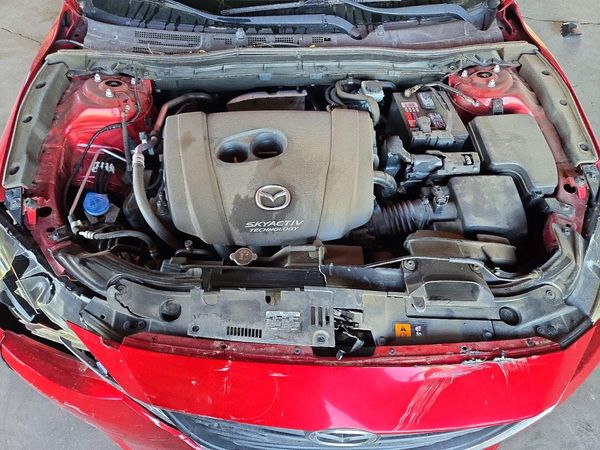 2015 MAZDA 3 SV/Base — Engine bay