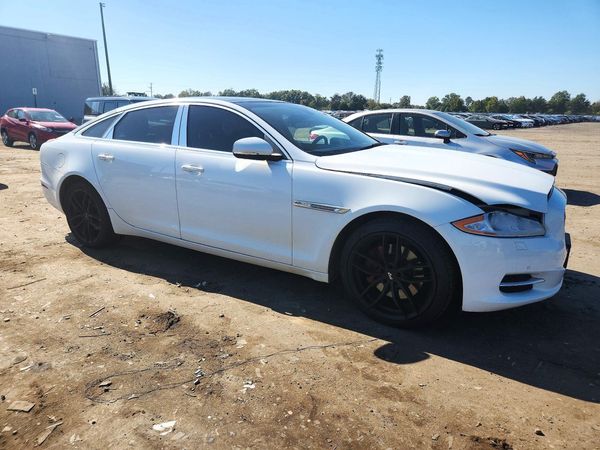 2015 JAGUAR XJ XJL Porfolio — Passenger 3/4