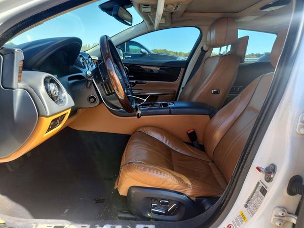 2015 JAGUAR XJ XJL Porfolio — DENT