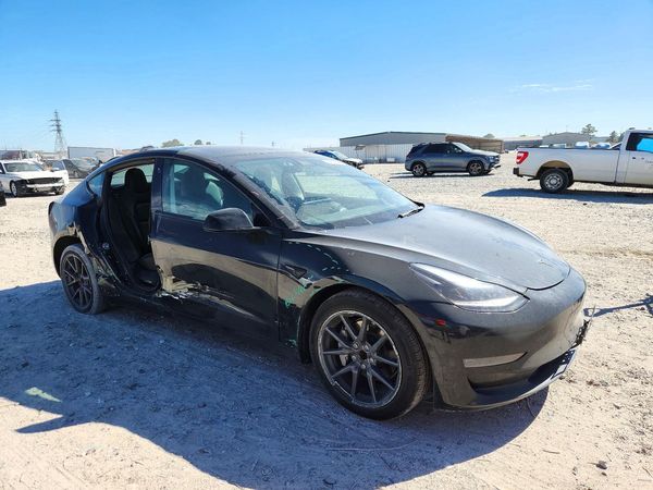 2022 TESLA MODEL 3 — Passenger 3/4