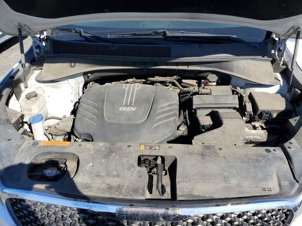 2016 KIA SORENTO SX / SX Limited — Engine bay