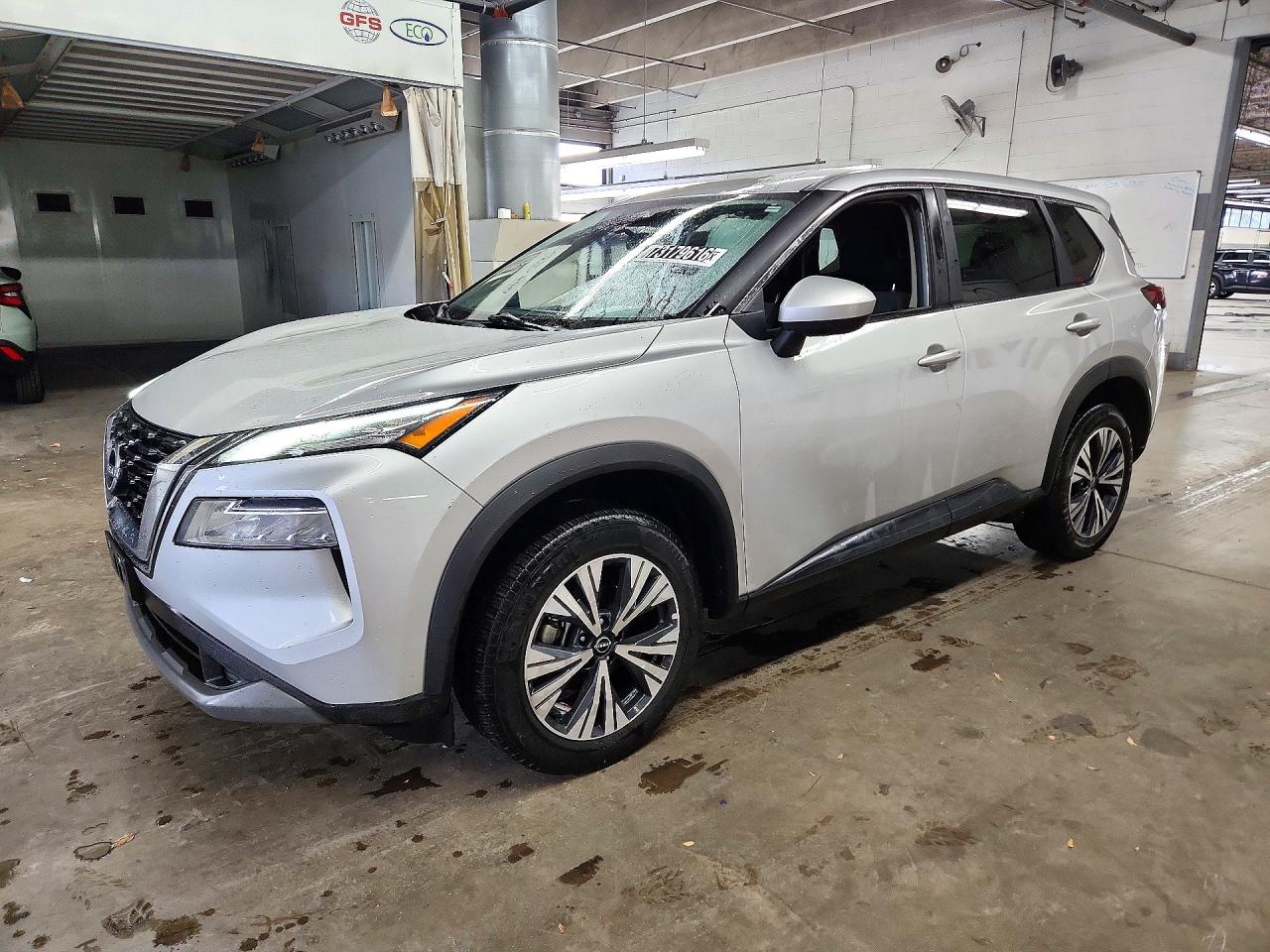 2023 NISSAN ROGUE SV — Front 3/4