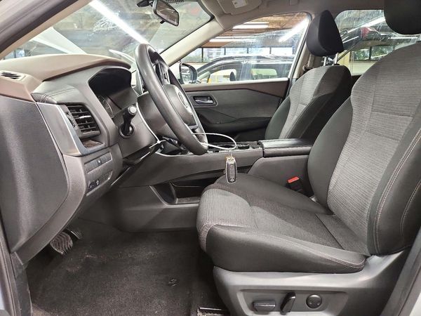 2023 NISSAN ROGUE SV — DENT