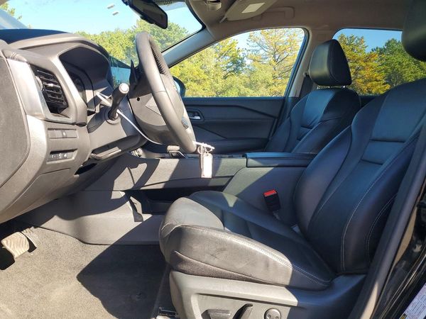 2026 NISSAN ROGUE SL — DENT