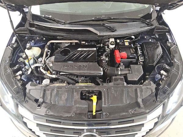 2025 NISSAN ROGUE SV — Engine bay