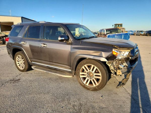 2013 TOYOTA 4RUNNER — Passenger 3/4